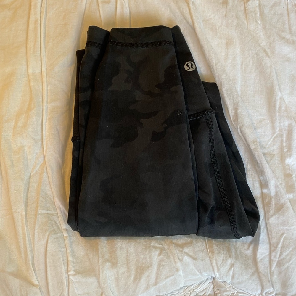 Lululemon- Camo Wunder Unders